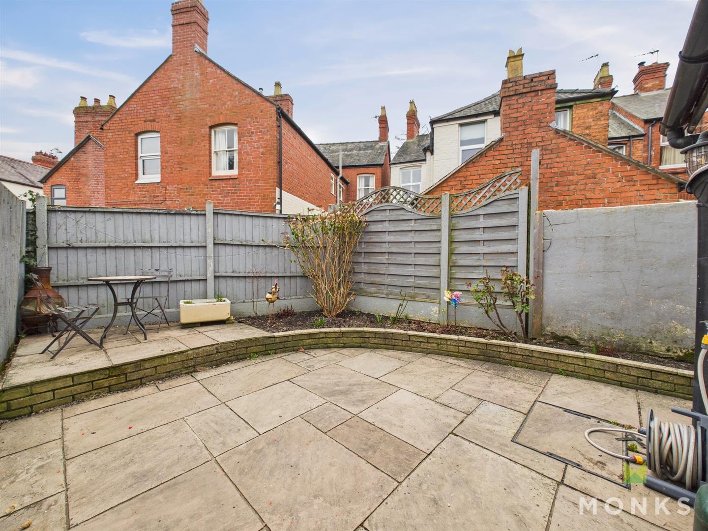 25 Stewart Road, Oswestry, SY11 2HB For Sale